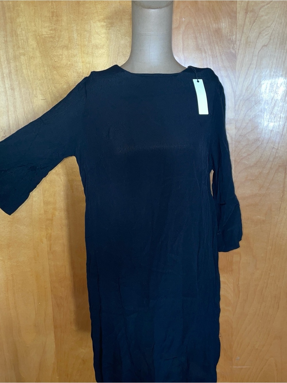 Olivaceous Black Long Sleeve Shift Dress -nwt -RAYON